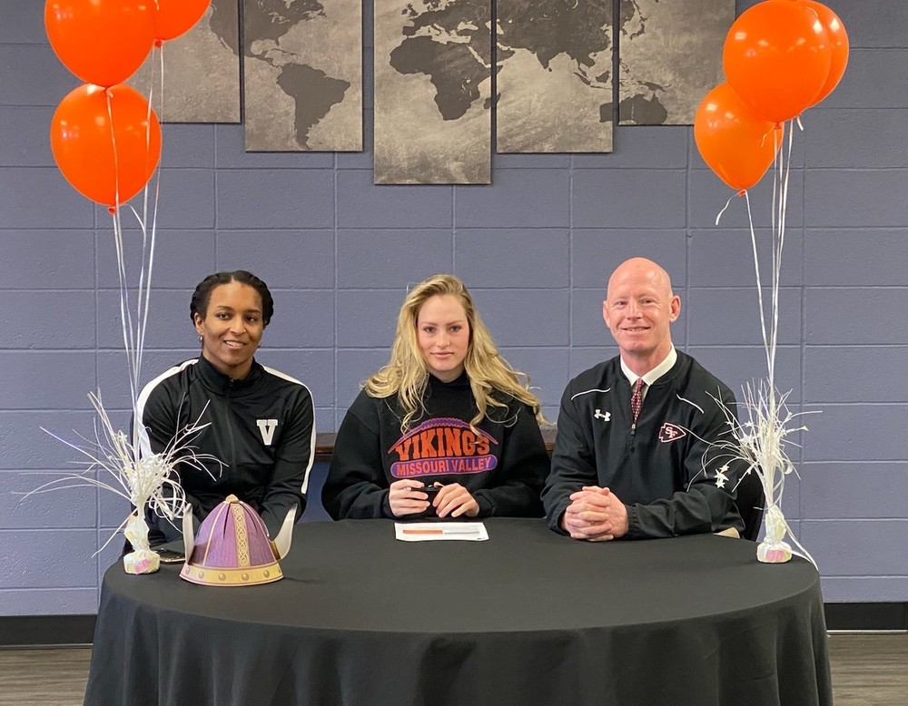 Lexi Lark - Signs with Missouri Valley College